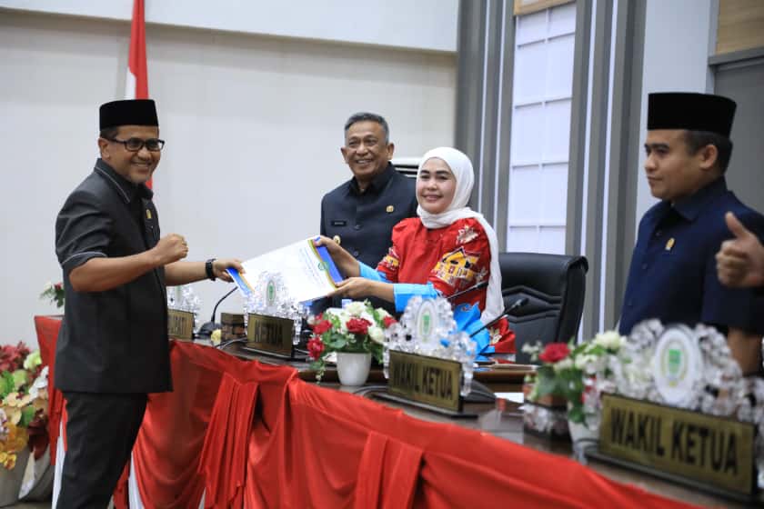 DPRD dan Pemkab Rokan Hulu Sahkan RAPBD Perubahan 2025 Rp2 Triliun