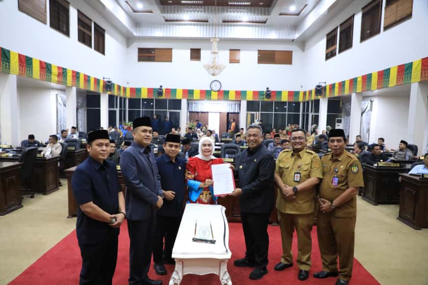DPRD dan Pemkab Rokan Hulu Sahkan RAPBD Perubahan 2025 Rp2 Triliun