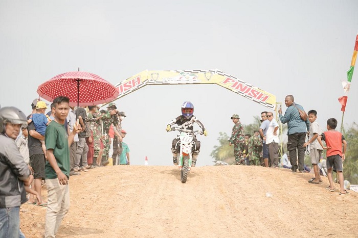 Didampingi Bupati, Dandim 0321 Rohil Resmi Buka Lomba Grass Track Meriahkan HUT ke-78 TNI 