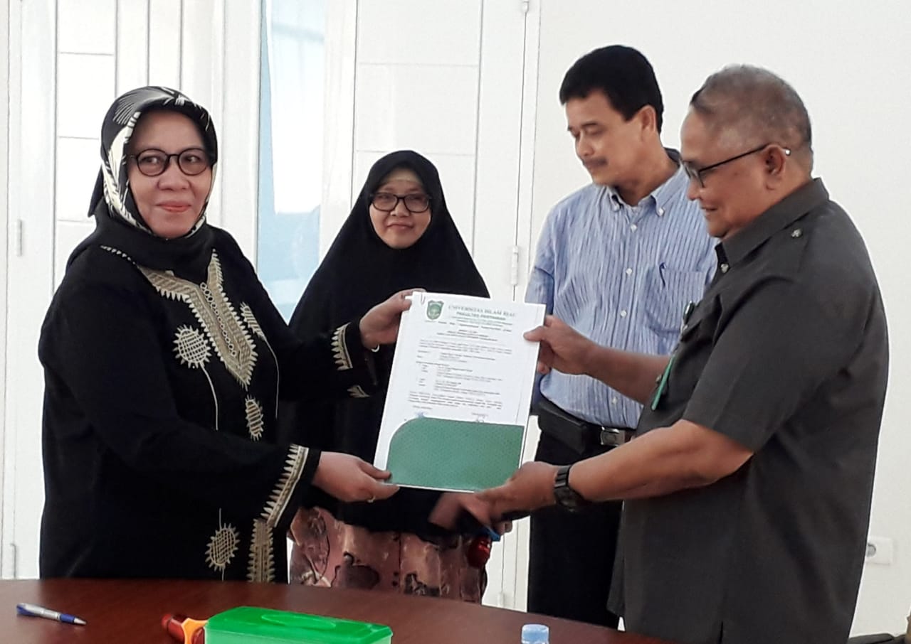 Serah Terima Jabatan Dekan Faperta UIR, Dr. Siti Zahrah Jadi Dekan Faperta UIR Pertama