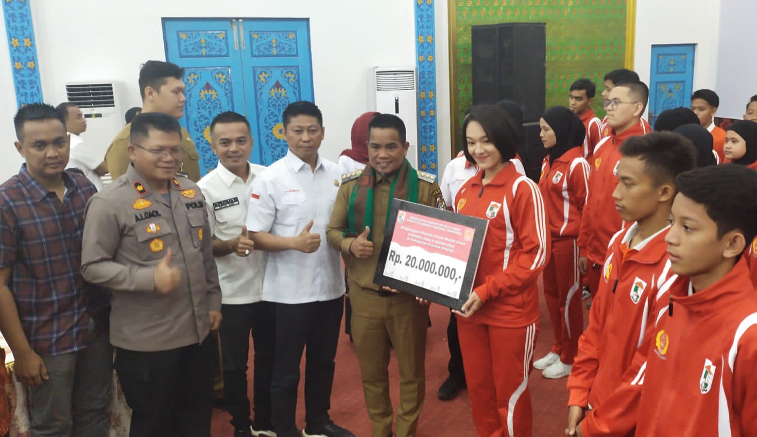 Atlet Forki Peraih Medali Porprov 2022, Terima Bonus Dari Pemkab Pelalawan