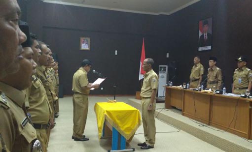  Disaksikan Bupati Harris, Puluhan Pejabat Eselon III Disertijab