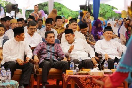 Walikota Bakar Semangat Santri Khatam Alquran di SMP 4 Pekanbaru