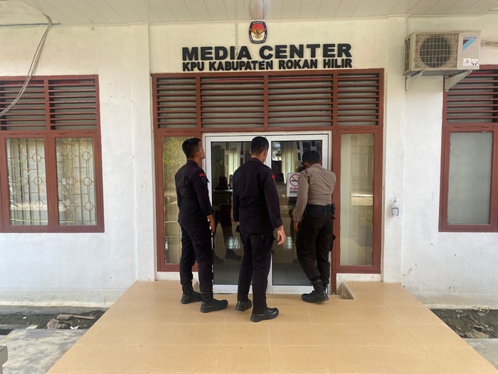 Pastikan Situasi dan Kondusif Pemilu, Danyon Batalyon B Pelopor Sat Brimobda Riau Kunjungi Sekretari