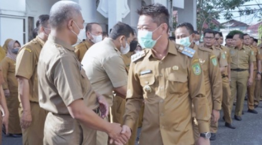 Apel Perdana, Bupati Rohil Ajak ASN Lebih Semangat Dalam Bekerja