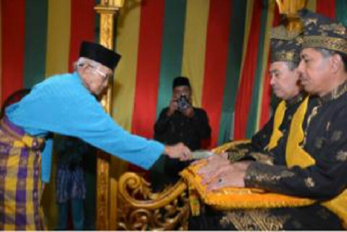 Prosesi Tepuk Tepung Tawar, Syamsuar Ajak Masyarakat Bangun Siak Bersama-sama