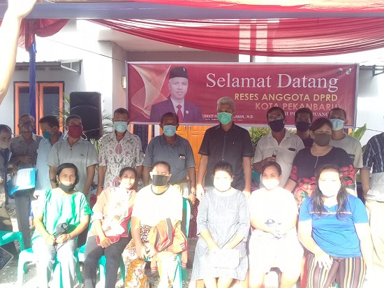Masyarakat Panam Keluhkan Sistem Zonasi Penerimaan Murid Baru dan Lambatnya Pengurusan KTP.