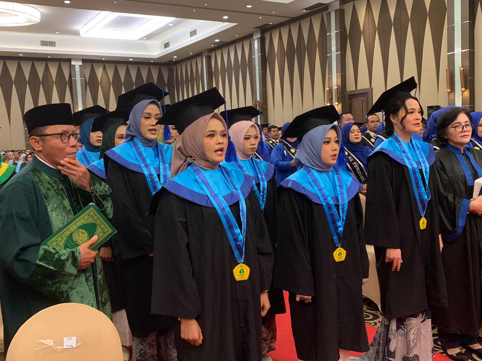 Stikes Tengku Maharatu Pekanbaru Wisuda 493 Sarjana Baru