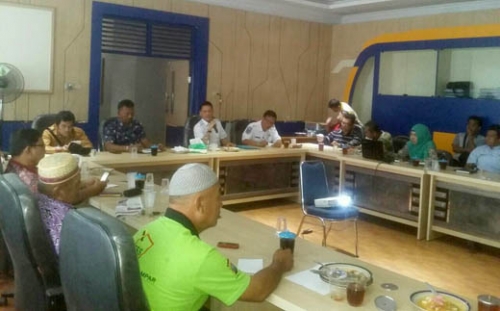 Pengusaha Angkutan Umum Tolak Bus Damri Ambil Penumpang Konvensional