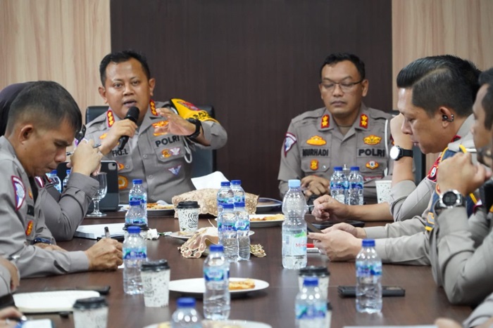 Ditlantas Polda Riau Hadirkan 'Bung Selamat' Tekan Kecelakaan Lalu Lintas