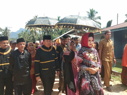 Bupati Sukiman Dianugerahi Gelar Adat Datuk Sutan Kumalo Sei Kijang