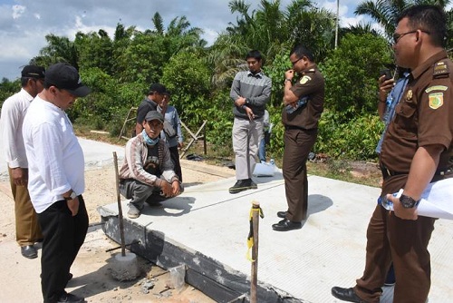 TP4D Kejari Tinjau 3 Proyek Peningkatan Jalan di Kecamatan Siak Kecil