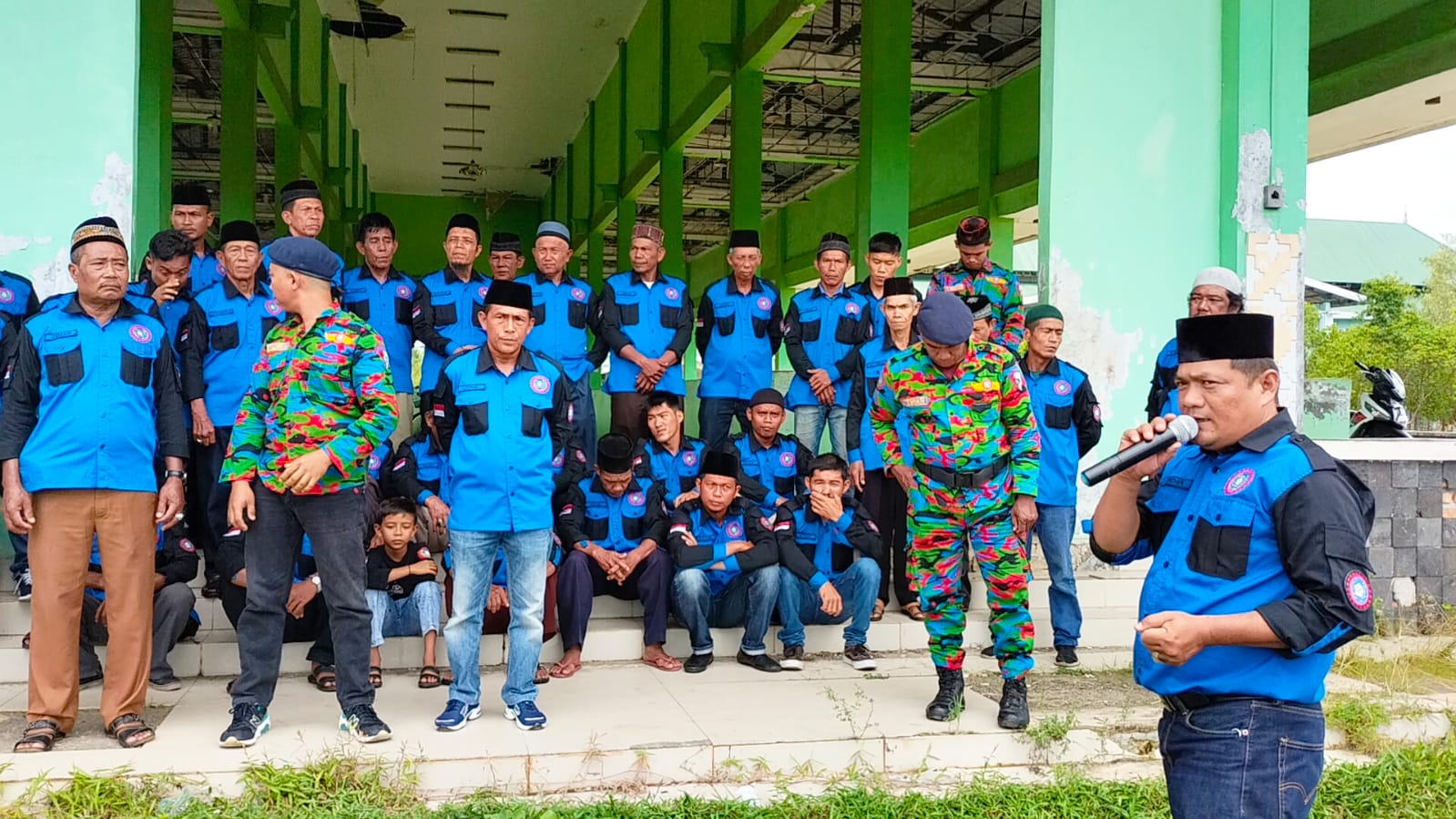 Buruh Jelatik Berbagi Dengan Anak Yatim Dan Kaum Dhuafa