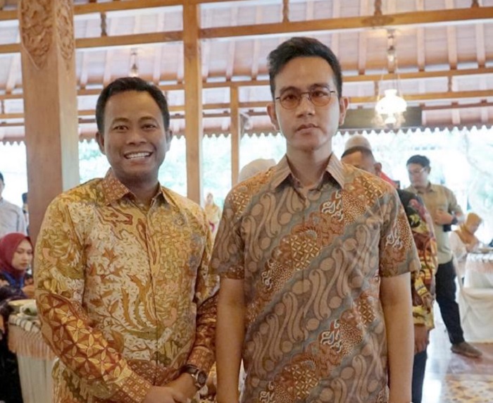 Wabup Rohil Bersama Wakil Kepala Daerah Se-Tanah Air Dipamerkan Mobil Listrik Di Jamuan Makan Rumah 