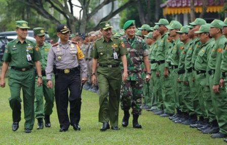 3.950 Personil Linmas Siap Amankan 1.798 TPS di Pekanbaru