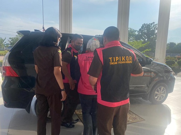 Kejari Tahan Satu Tersangka Korupsi DAK Didisdukcapil Rohil