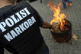 Polisi Diingatkan Untuk Pakai Rompi Anti Peluru Gerebek Bandar Narkoba