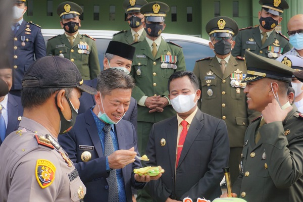 Bupati Afrizal Doakan TNI Semakin Jaya dan Dekat Dengan Masyarakat