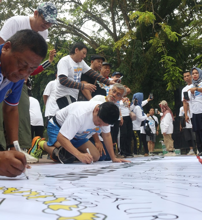 Puncak Peringatan HPN 2025, Jalan Santai Senam Sehat Hingga Ikrar Anti Korupsi