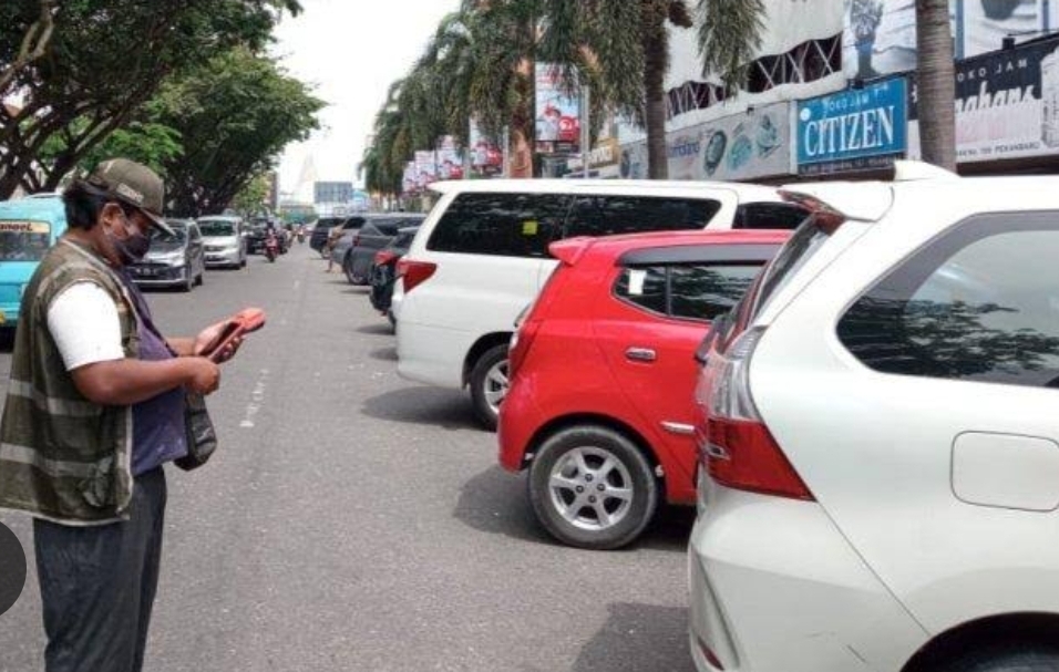 Walikota Kota Turunkan Tarif Parkir Jalan Umum, Dilapangan Jukir Masih Kutip Tarif Lama