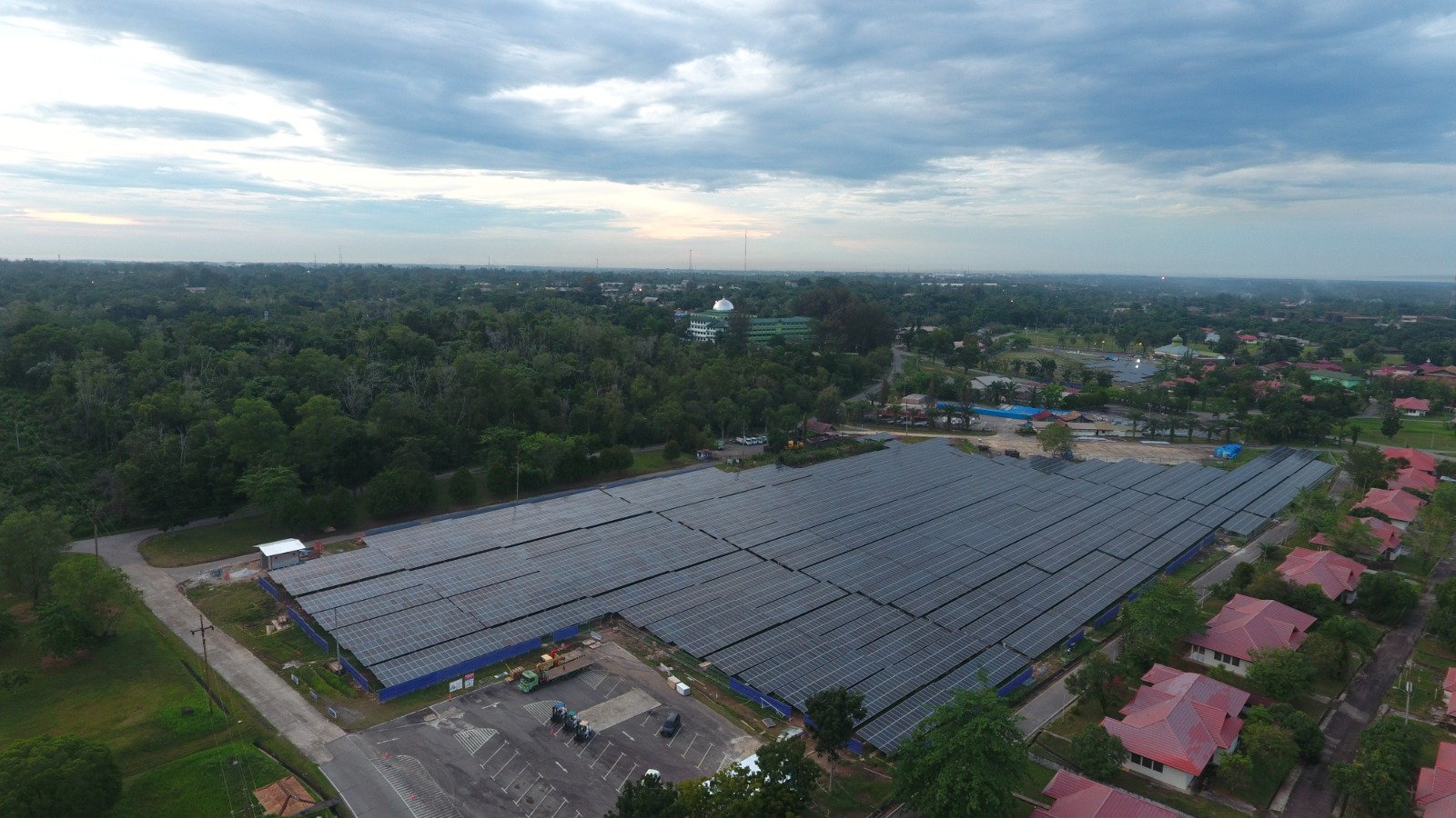 PHR Komit Dukung Aksi Selamatkan Bumi, Bangun Puluhan Megawatt PLTS
