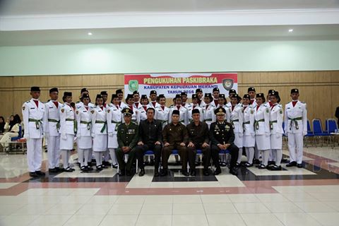 Bupati Kukuhkan 30 Paskibraka Kabupaten Kepulauan Meranti 2016