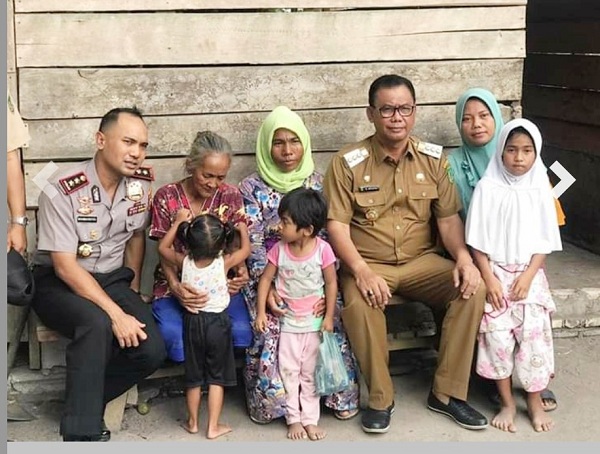 Tinggal Dikandang Sapi Bersama  Lima Anaknya, Janda di Rohil Akan Dibangunkan RLH