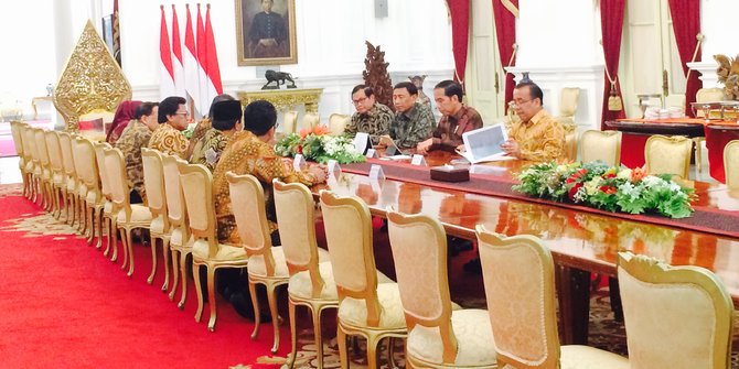 Presiden Jokowi pimpin rapat konsultasi dengan MPR di istana