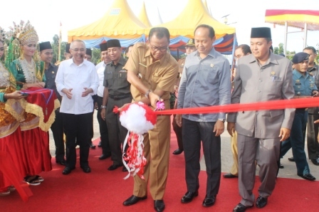 Gubernur Riau Saksikan Peresmian Jembatan Kembar
