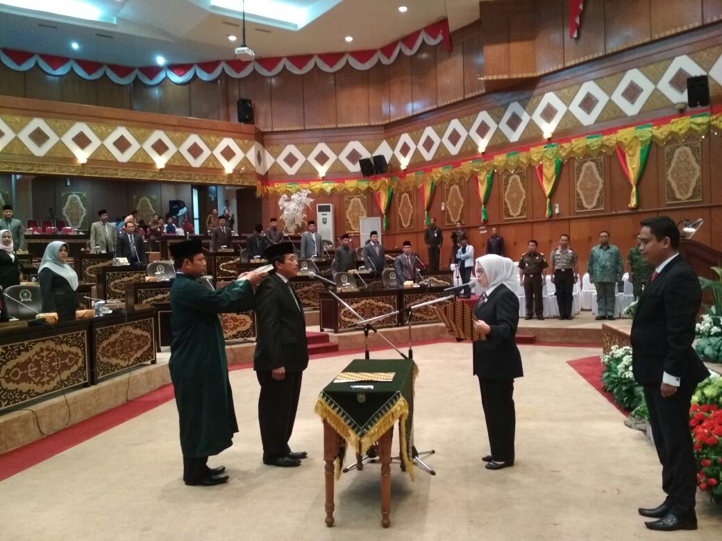 Solihin Dahlan, Resmi Dilantik Gantikan PAW Rosfian di DPRD Riau