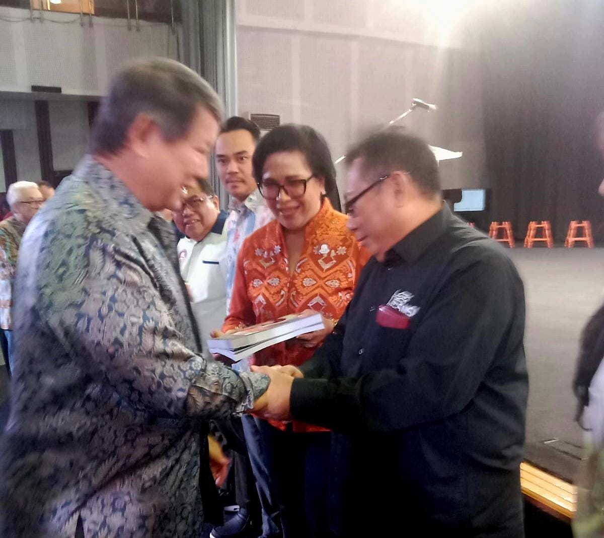 Firdaus Dapat Penghargaan FORMAS Kado Ahir Tahun Dari Hashim Untuk SMSI.