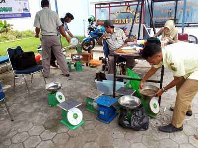 Pemkab Karimun Tera Ulang 2.500 Timbangan Pedagang 