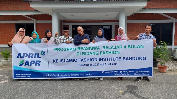 APR Berangkatkan Penerima Beasiswa Fashion Belajar Ke Bandung
