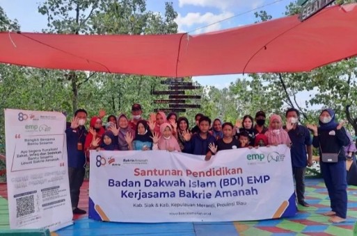 BDI EMP Bersama Tim Bakrie Amanah Salurkan Santunan Pendidikan di Dua Kabupaten Provinsi Riau