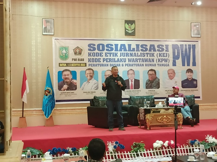 PWI Riau Gelar Sosialisasi KEJ dan KPW, Dahlan Iskan : Jangan Ada Niat Jahat Dalam Membuat Berita