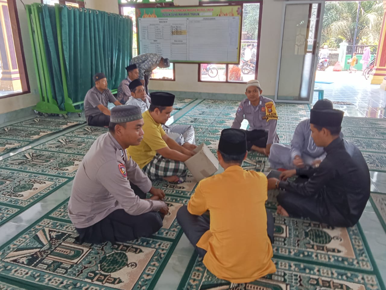 Lewat Jumat Curhat, Polsek Simpang Kanan Himbau Warga Jaga Kamtibmas