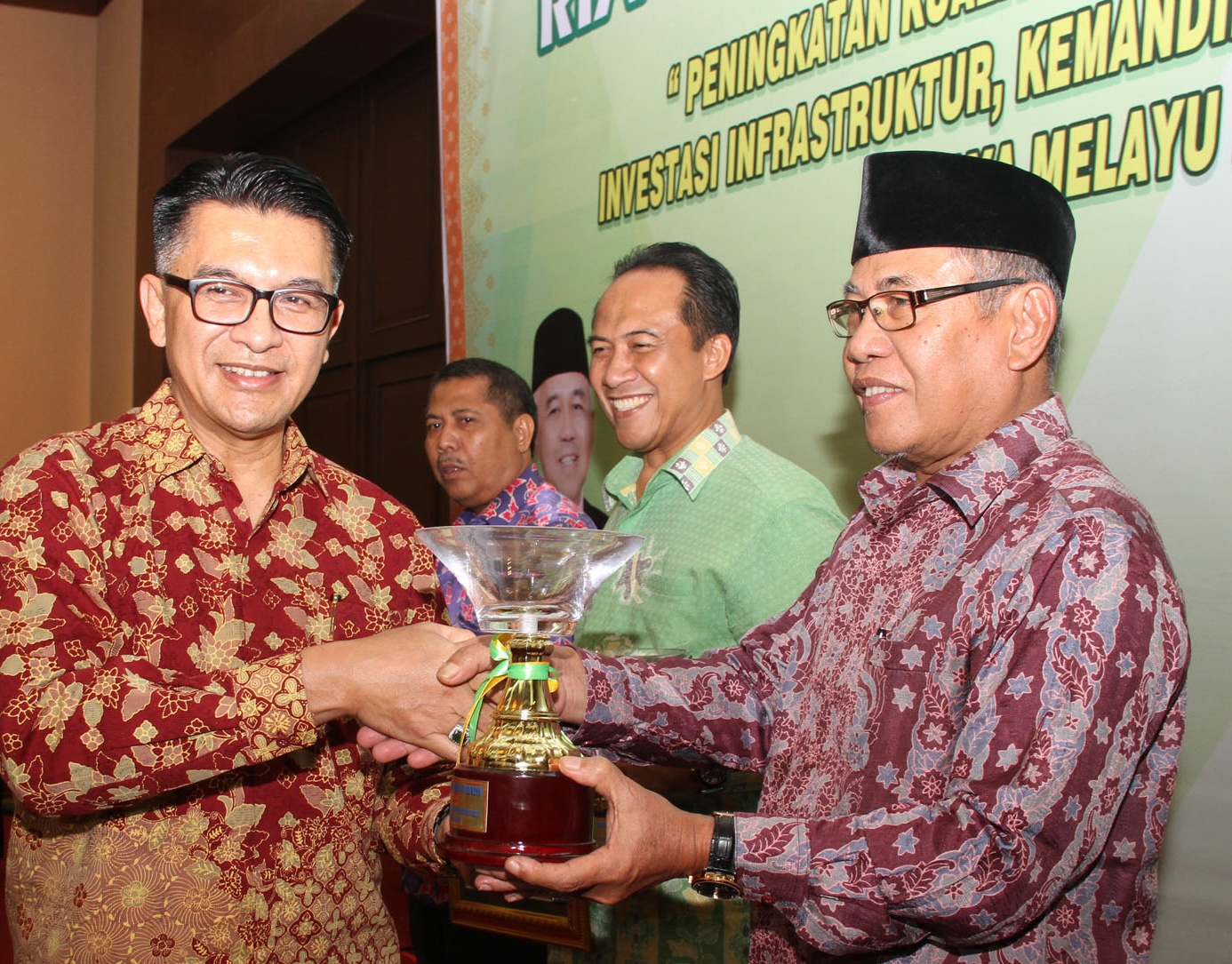  Inhu Raih Dua Penghargaan Riau Investment Award 2016  