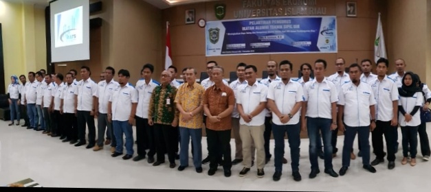 Hadiri Pelantikan Pengurus IKA Teknik Sipil UIR, Ini Harapan Gubernur Riau Terpilih