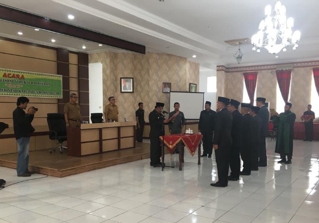 Isi Kekosongan Jabatan Administrator Dan Pengawas, Wabup Lantik 5 Pejabat Eselon