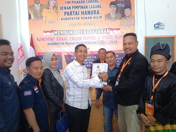 Jhony Charles Kembalikan Formulir Bacabup Ke Partai Hanura