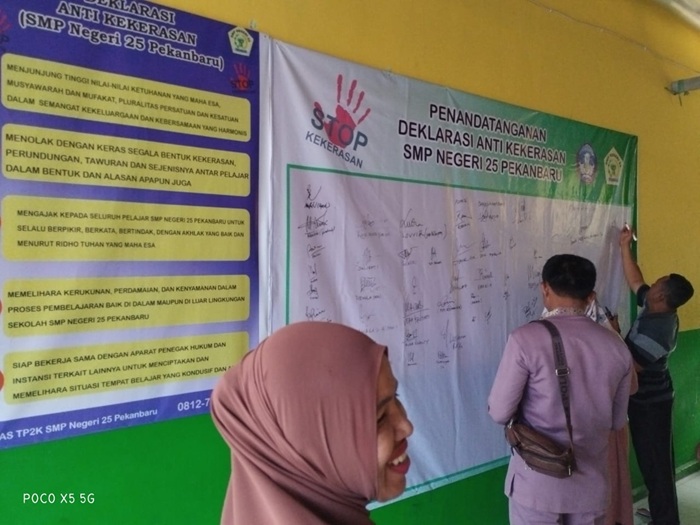 Sinergi SMPN-25 Dengan Wali Murid Deklarasi Anti Kekerasan