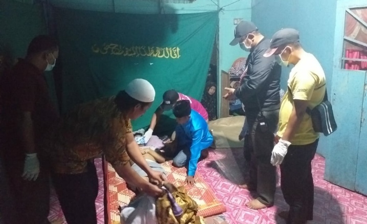 Selamat Histeris Melihat Adiknya Gantung Diri