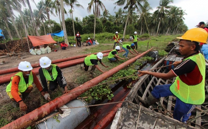 Sehari Sebelum Lebaran, PLN Nyalakan 7 Desa BerlisTrik Di Riau