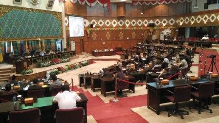 Golkar Menolak PAN Interpelasi, Lima Fraksi di DPRD Riau Setujui Bentuk Pansus Hak Angket.