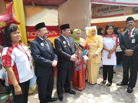 Dipusatkan di Duri, Bupati Amril Pimpin Upacara Hardiknas 2018 