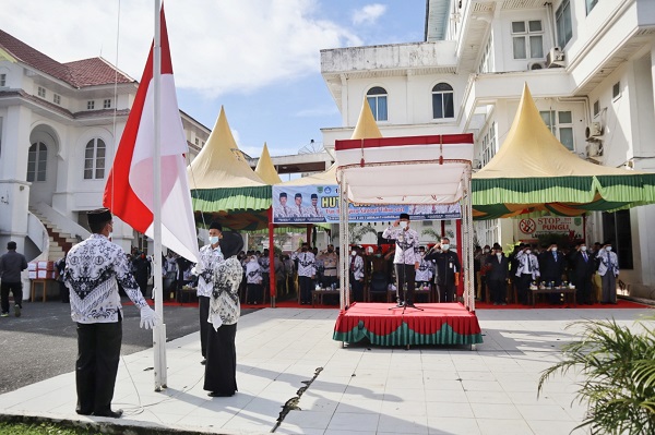  Bupati Rohil Pimpin Apel Peringatan HGN dan HUT PGRI