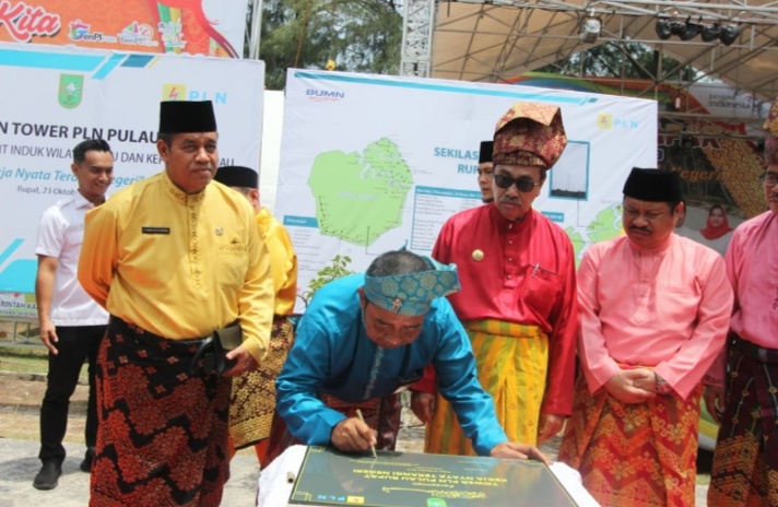 Diresmikan Gubri, Arus PLN Pulau Rupat Surplus Bisa Untuk Industri.