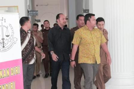 Kejari Rohil Akhirnya Tahan 4 Tersangka Korupsi di DKPP 