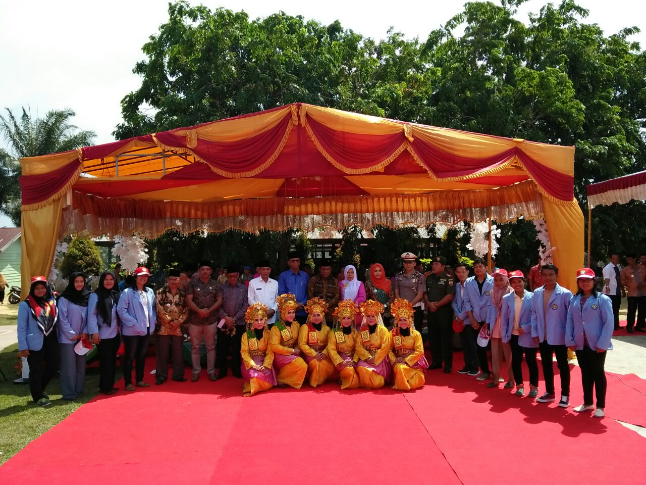 Bupati Lepas dan Tepung Tawari 50 CJH Dari Lingkungan Disdikbud Rohil