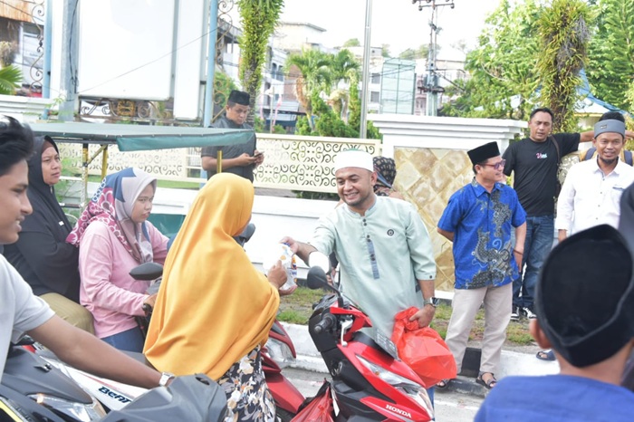 PWI dan Pemkab Bengkalis Bagi-Bagi Takjil dan Buka Puasa Bersama 